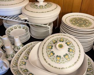 Noritake Dinner Set