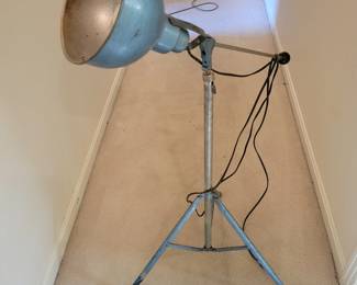 1950's Bretford articulating tripod metal lamp $100
