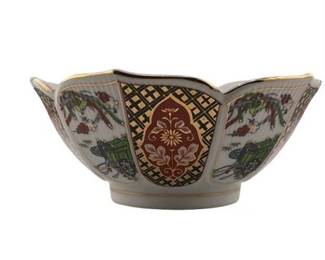 Lot 062
Imari Japan Lotus Flower Bowl
