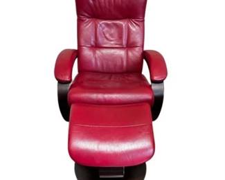 Lot 026-165
Contemporary Red Leather Reclining Chair With Ottoman