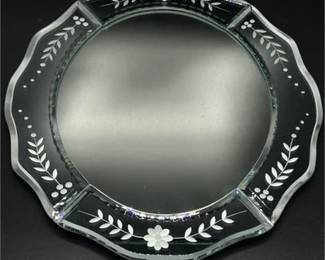 Lot 021 1 Bid(s)
Venetian Style Wall Mirror
