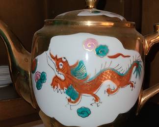 Tea pot with 3 matching cups