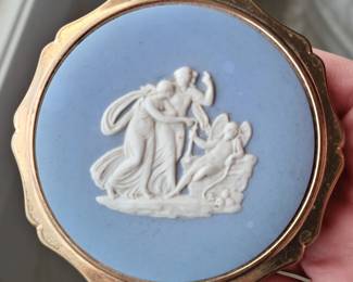 Stratton Wedgwood Compact