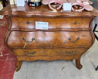 Dresser