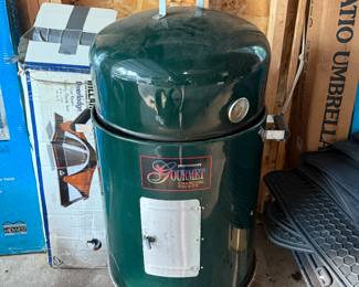 Gourmet Smoker 