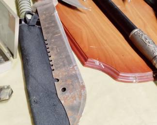 MEDIEVAL - KNIVES, MACHETES, DECOR