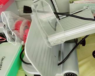 LIKE NEW MEAT SLICER