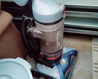 HOOVER WIND TUNNEL VAC