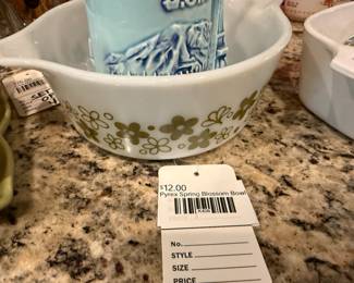 Pyrex Spring Blossom Bowl