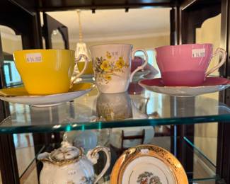 Tea Cups & Saucers