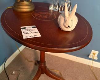 Federal Sheraton Eagle Shield Table