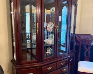 Thomasville Cherry China Cabinet