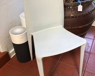 A Classic Heller "Bellini" Chair