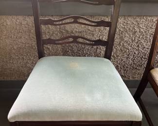 Dining room chair