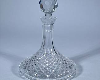 FINE WATERFORD CRYSTAL DECANTER | With stopper and marking on bottom. - h. 9.5 x dia. 8 in