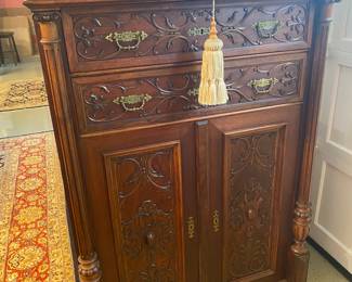 19 century Victorian cabinet in perfect condition lots of drawers