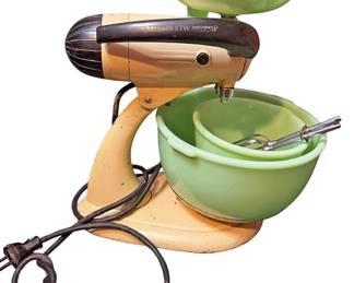 Vintage Sunbeam Mixmaster Model 5 Mixer