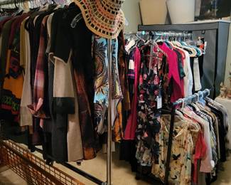 Designer Clothing
And many never worn.
Sizes range from 4-14.