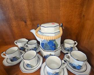 15 piece  vintage tea set