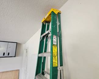 8 ft Davison Fiberglass ladder $80