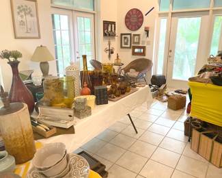 lots of decor