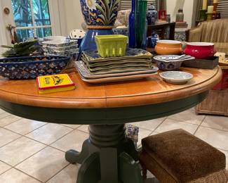 Pedestal oak table