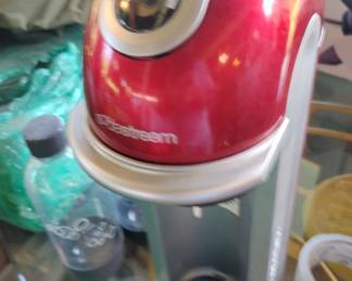 Fizzy water dispenser