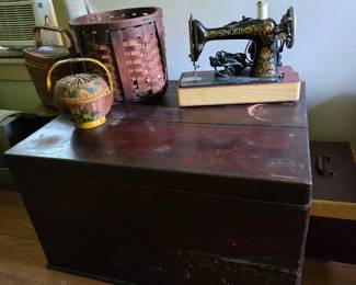 Large trunk, Singer sewing machine