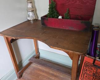 Sewing table
