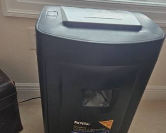 Paper shredder