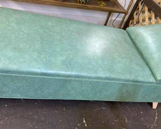 MID CENTURY CHASE LOUNGE