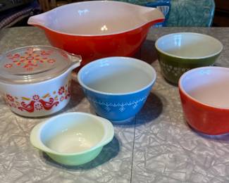 PYREX BOWLS