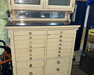 Dental cabinet