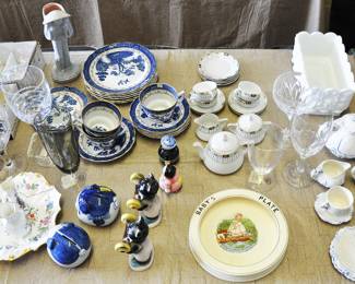 Roseville Baby Plate and Old Blue Willow pieces