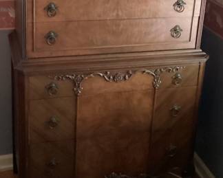Burled Mahogany 5 drawer dresser