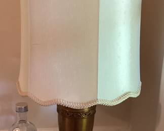 Vintage Mid Century Brass lamp with scalloped shade