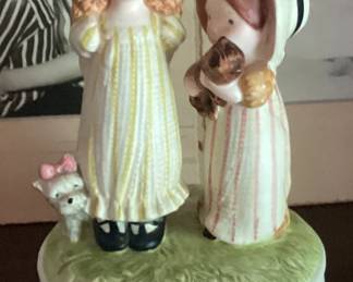 2 Little Girls Wearing Bonnetts