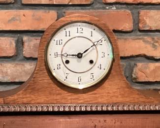 Vintage Diamond Electric Mantle Clock