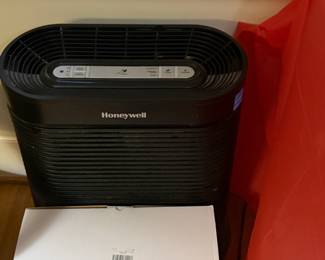 Air Purifier with box of filters