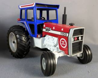 Toy Farmer 2000 National Farm Toy Show Massey Ferguson 1155 Tractor Replica