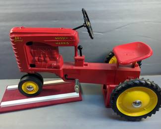 Eska Massey-Harris 44 Special Pedal Tractor
