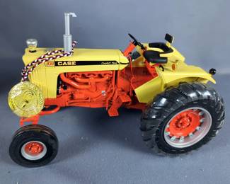Ertl Collectibles Precision Series 1/16 Scale Case 930 Comfort King Die-Cast Tractor Replica