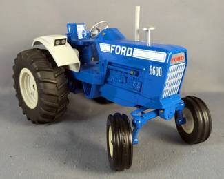 Ertl Die Cast Ford 8600 Tractor Replica