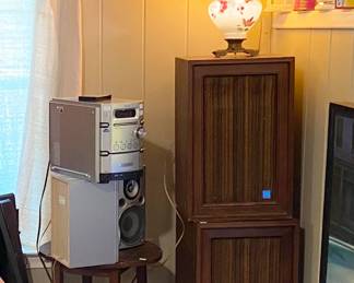 Antique Gone With the Wind Table Lamp, Vintage Speakers