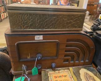 Antique Tube Radio