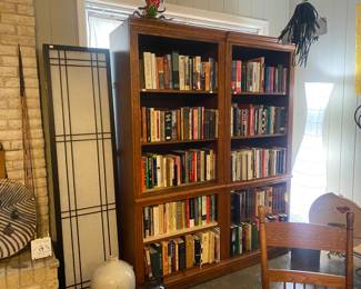 2 room dividers, Bookshelf and BOOKS