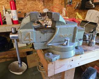 Buffalo #4 Large Heavy Duty Vise