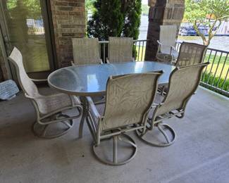 Outdoor Patio Dining Table And Chairs
