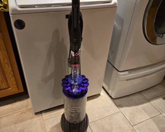 Dyson DC41 Animal Bagless Vacuum Cleaner