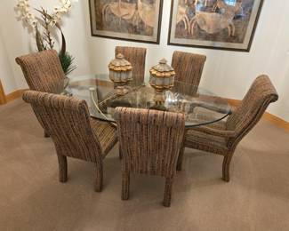 Dining Room Table And Chairs Set (Like New!)
